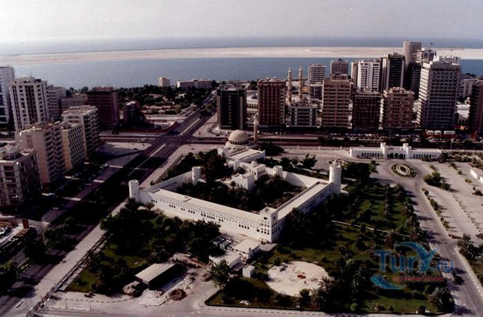 Крепость-дворец Каср Аль Хосн (Аль-Хосн дворец, Белый дворец)