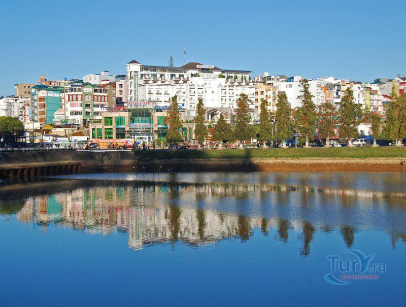 Озеро Сюан Хыонг