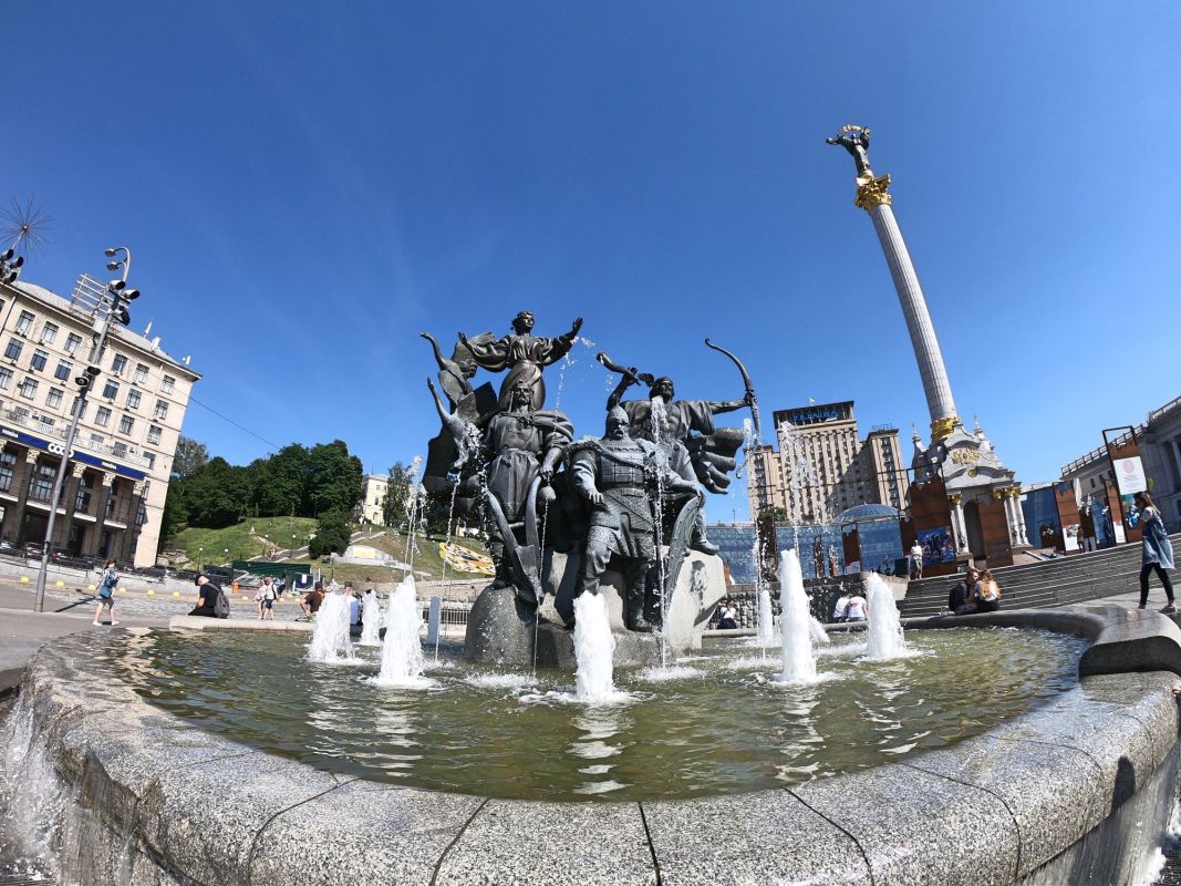 Памятник основателям Киева на Майдане