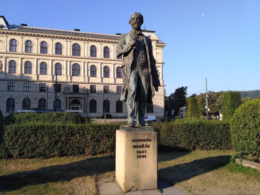 Статуя Антонина Дворжака