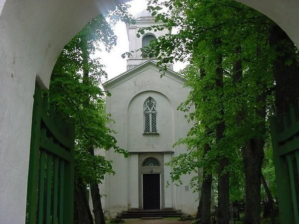 Часовня и кладбище Илумяэ