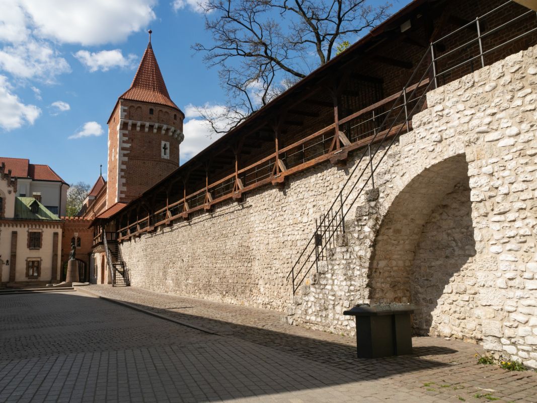 Улица Пиярска