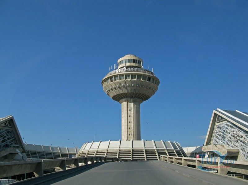 Международный аэропорт Звартноц