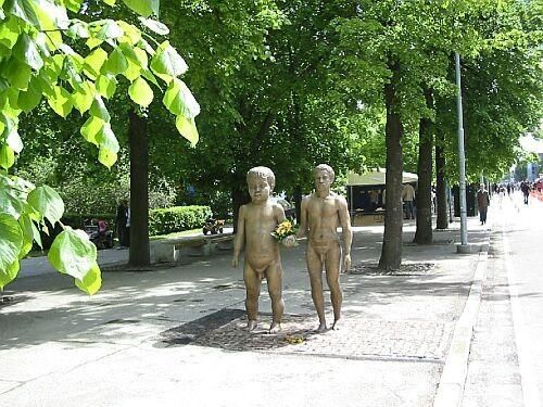 Скульптура Отец и сын