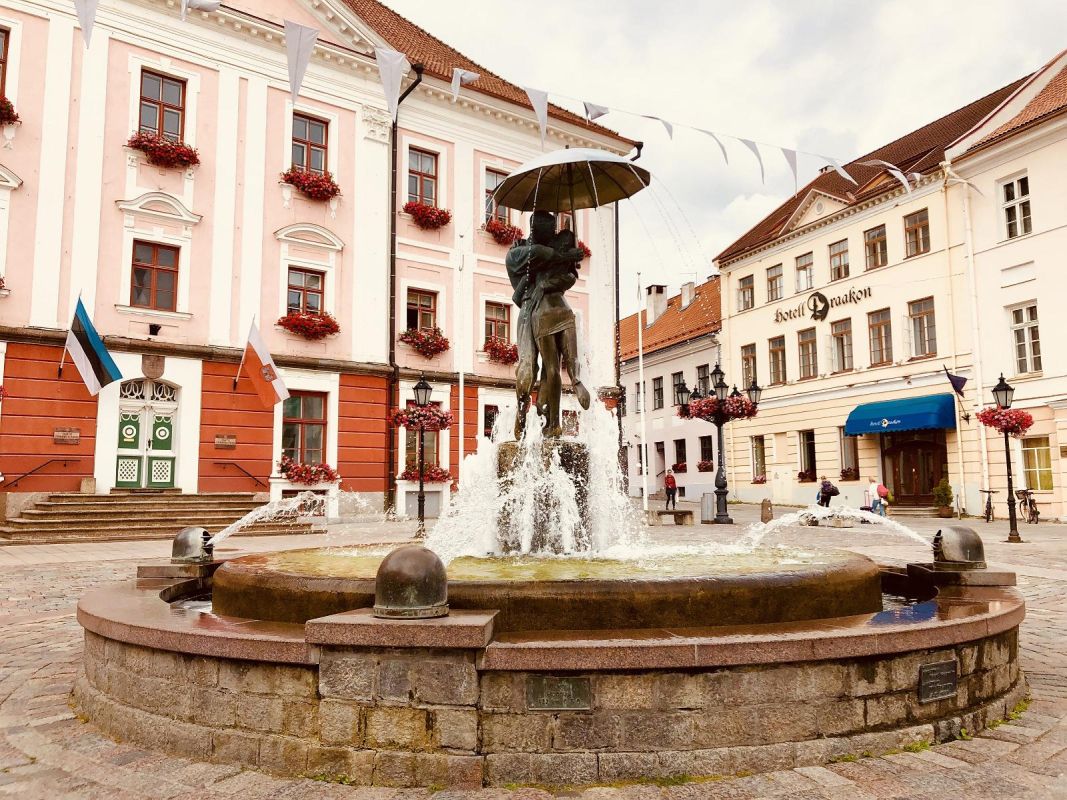 Скульптура с фонтаном 