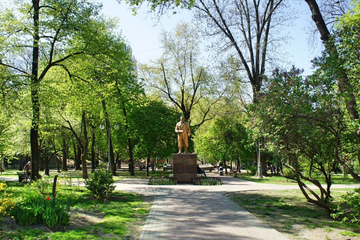 Памятник Чкалову