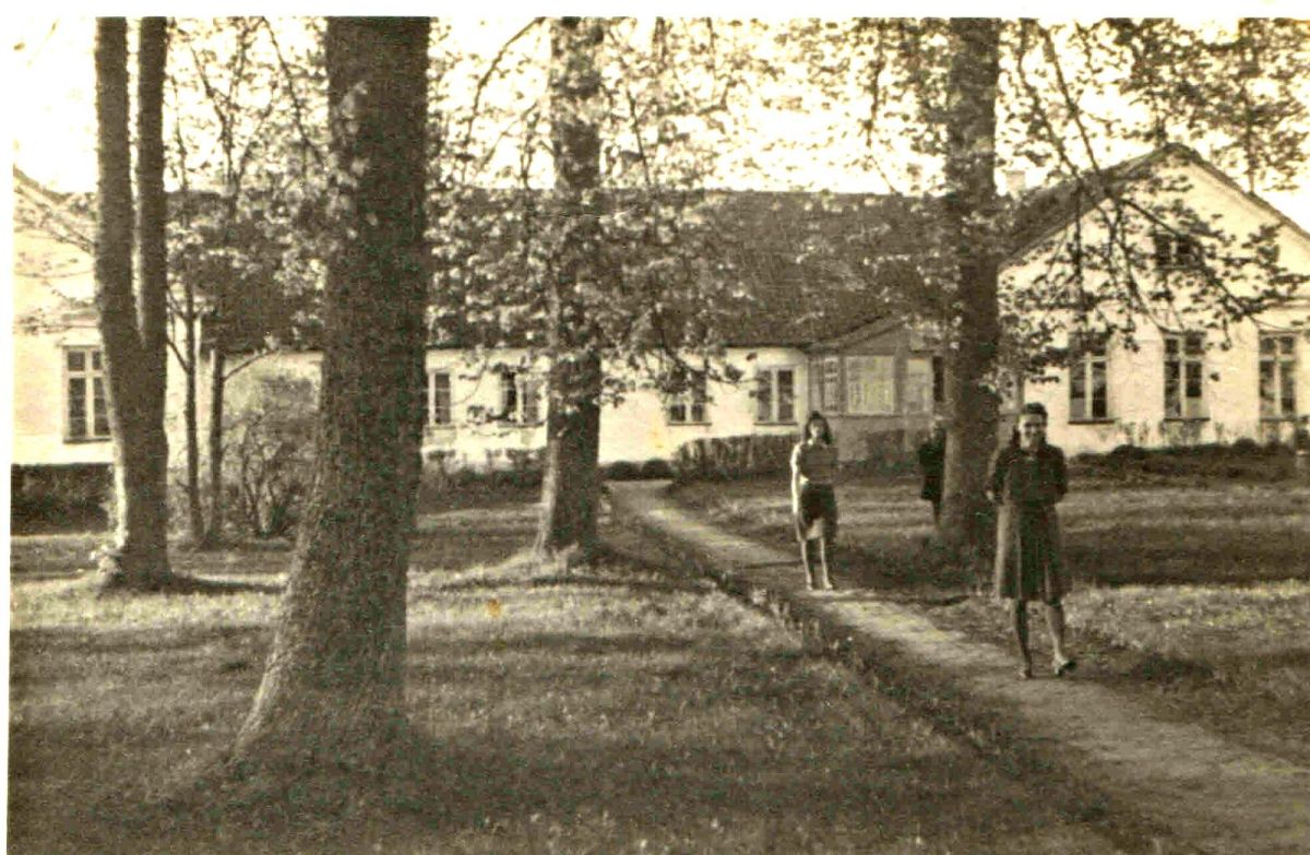 Усадьба Тори и алтарные картины