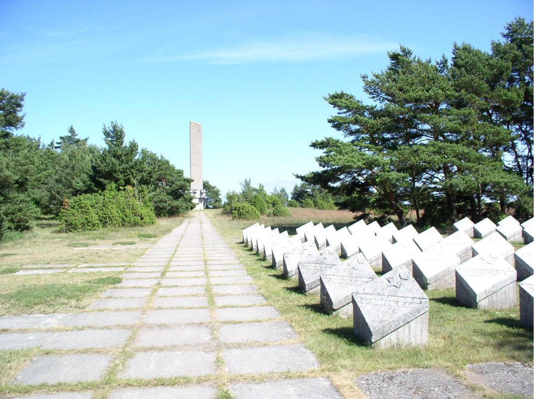 Памятник в честь ночного сражения в Техумарди