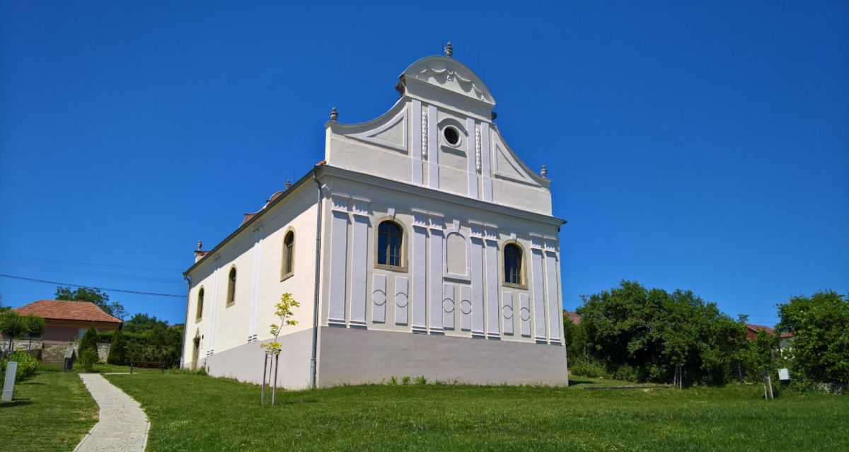 Синагога Мада