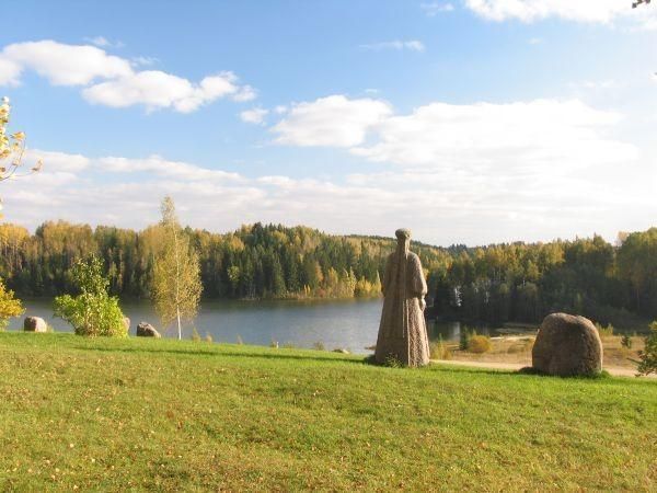 Монумент Песенной матери Сету