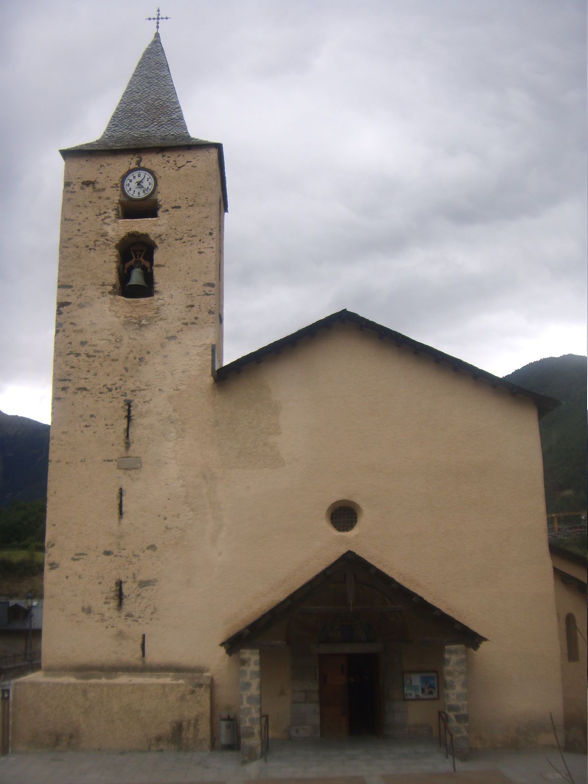 Церковь Сэнт-Искле и Санта-Виктория