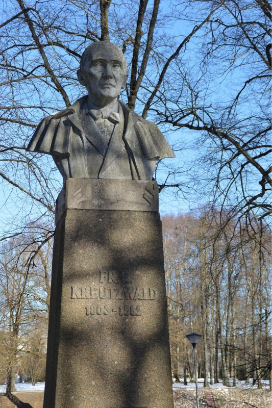 Памятник Фридриху Рейнхольду Крейцвальду