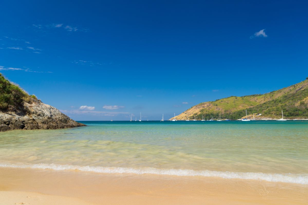 Пляж Хат Равай