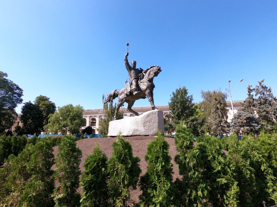 Памятник Петру Сагайдачному