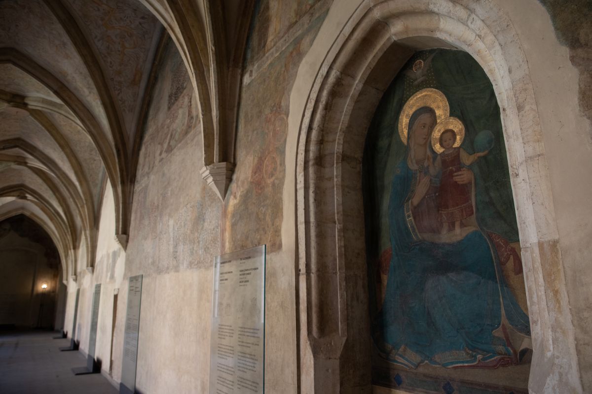 Монастырь на Слованах – Эмаузы (Эммаусский монастырь)