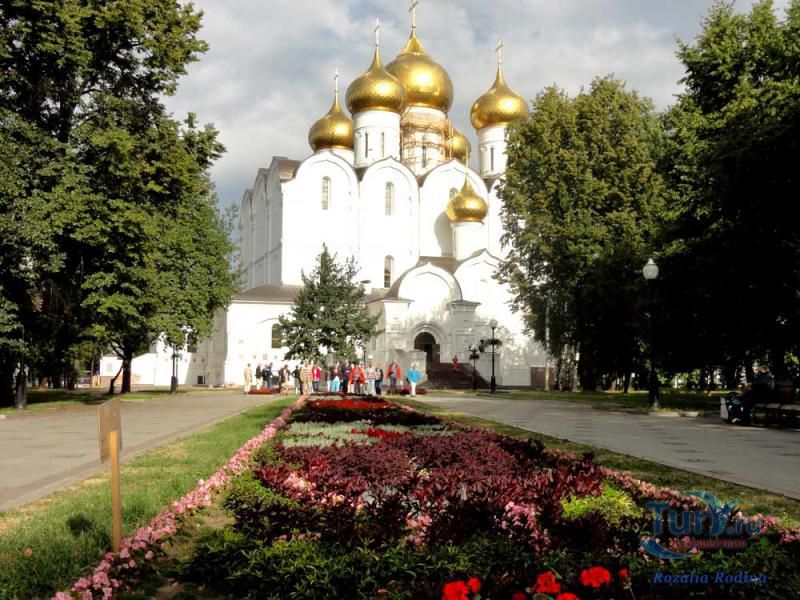 Скульптурная композиция Троица