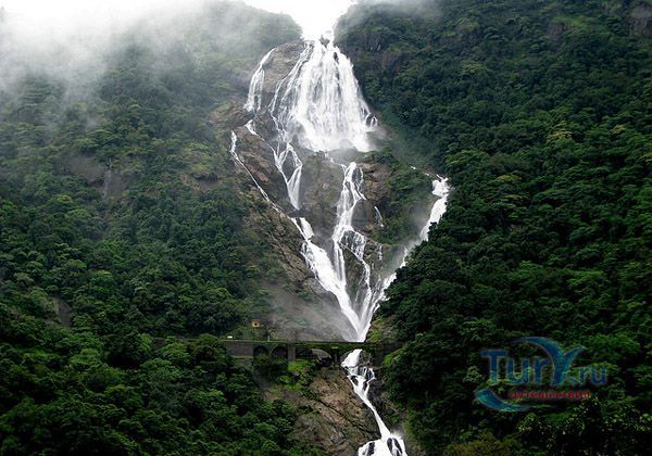 Водопад Дудхсагар