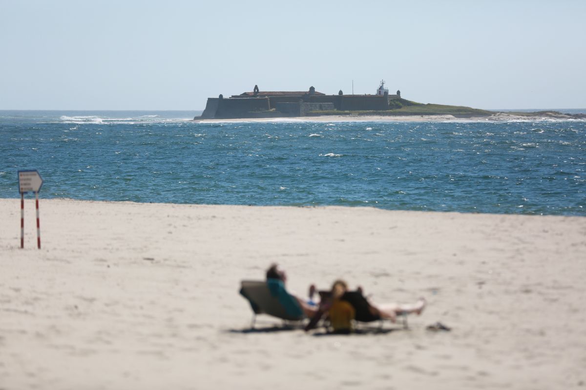 Пляж «Прайя-да-Инсуа»