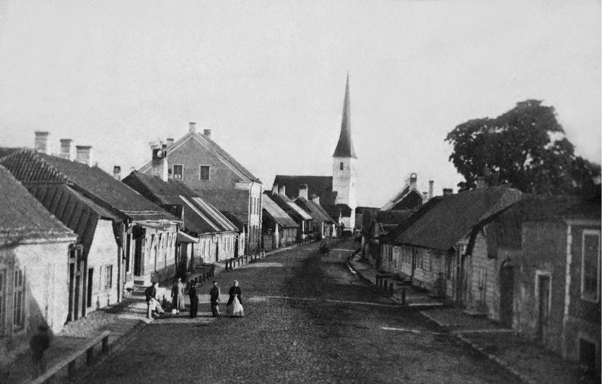 Улица Пикк в Раквере