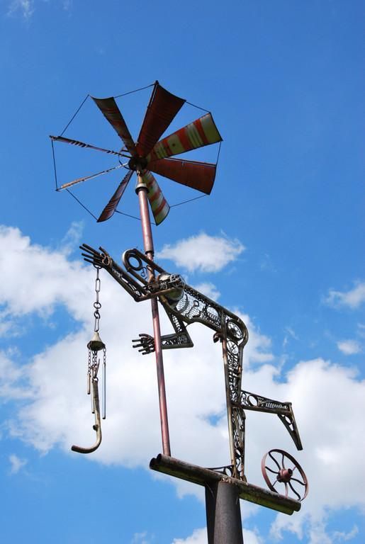 Аллея скульптур в пляжном парке Пярну