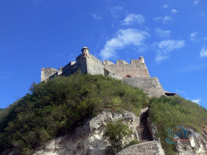Крепость Сан-Педро-де-ла-Рока (Крепость Кастильо-дель-Моро)