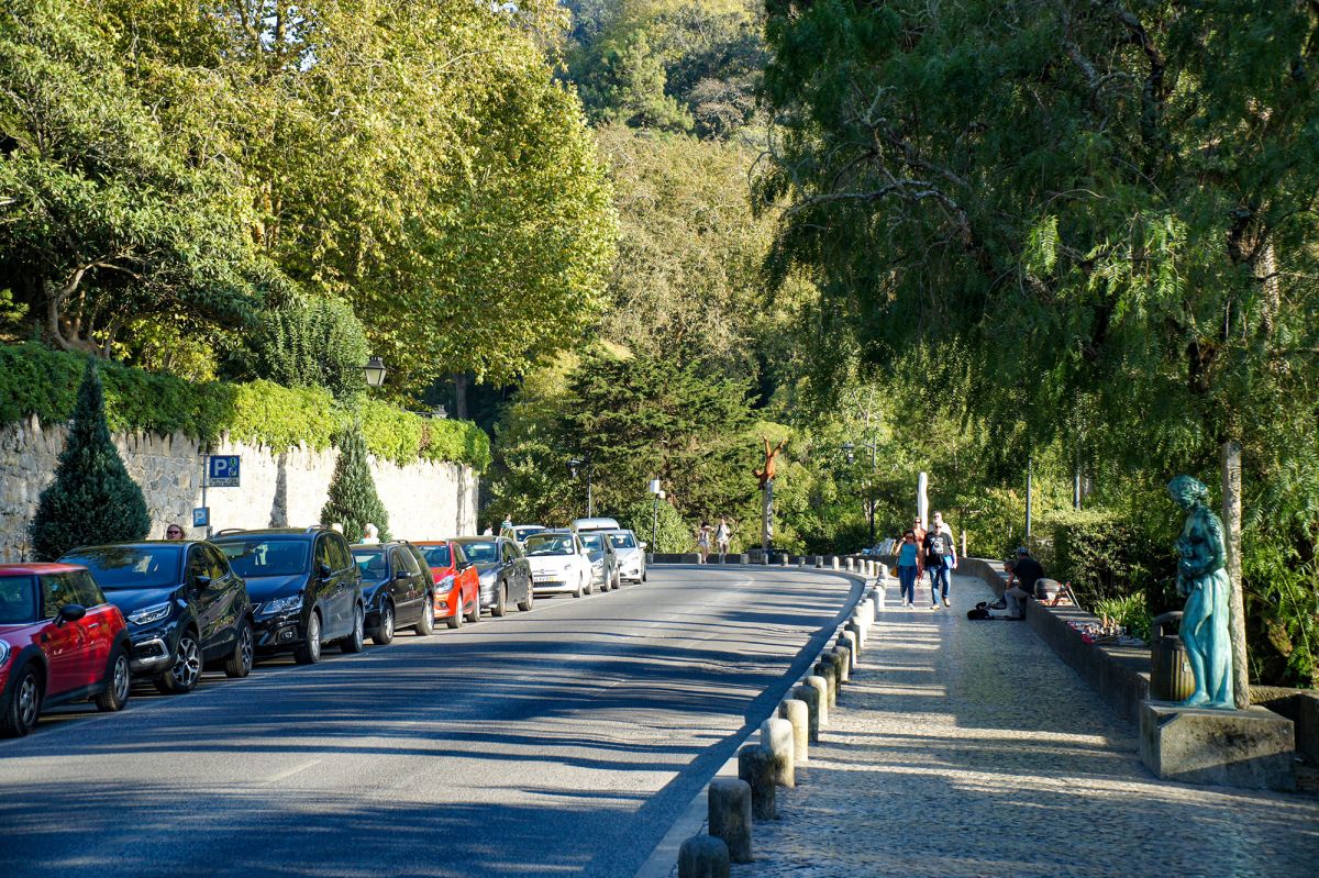 Скульптура Женщина с младенцем на руках