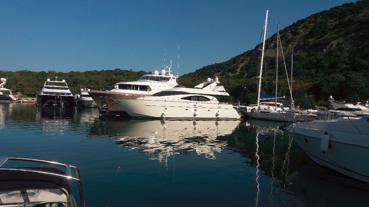 Яхт-клуб Форт Утриш