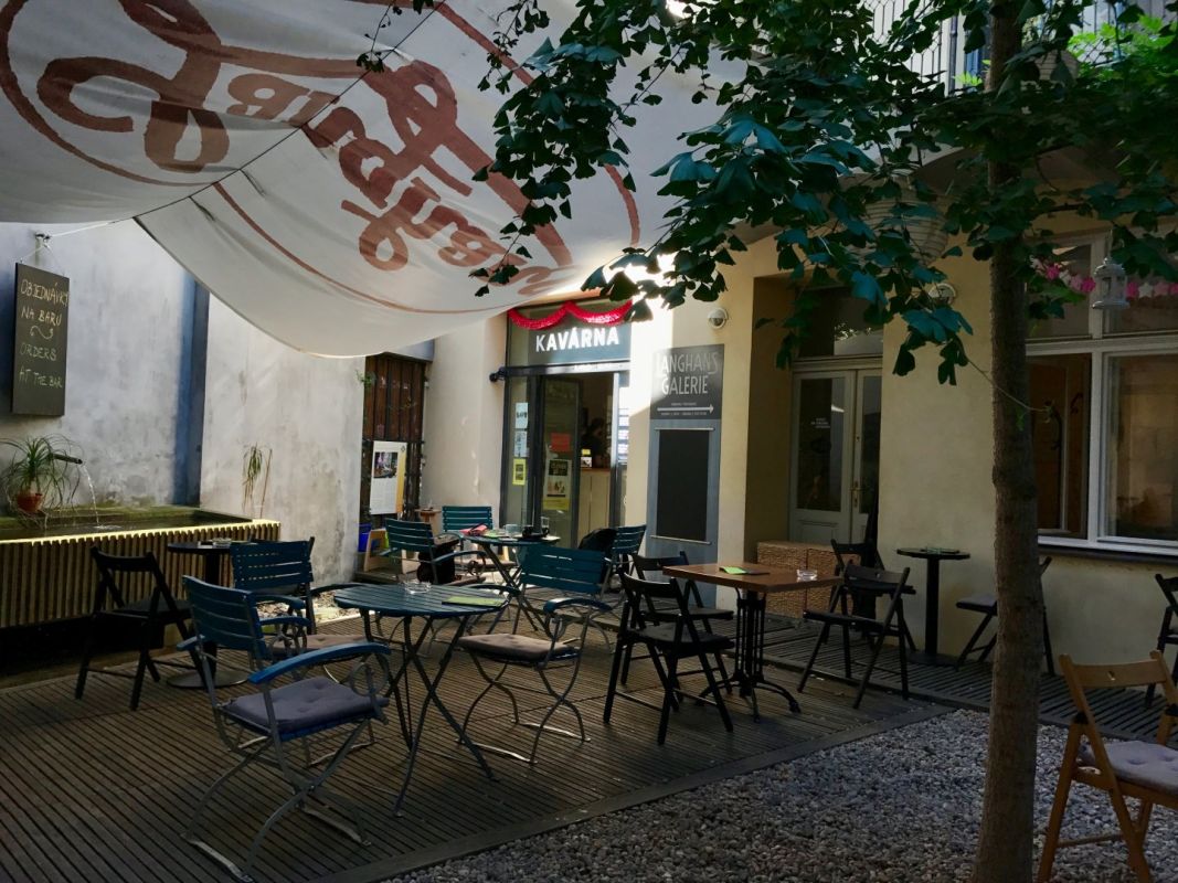 Langhans – Центр «Человек в беде»