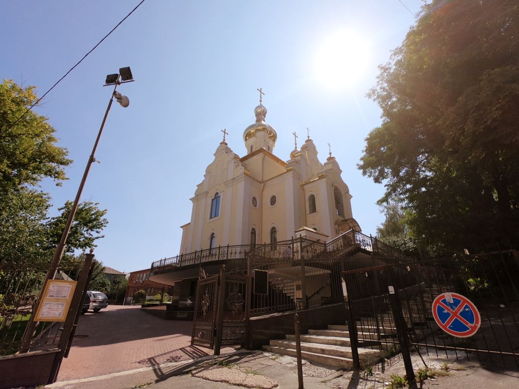 Храм святителя Феодосия Черниговского (Львовская площадь)