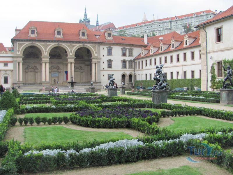 Валленштейнский дворец