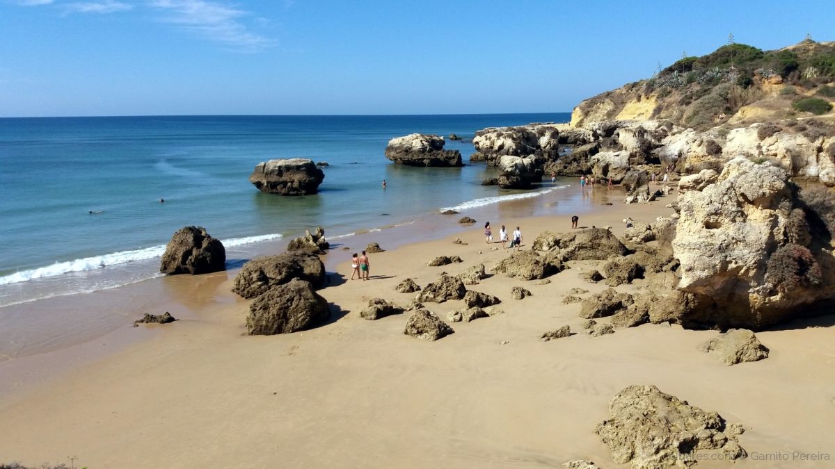 Пляж «Прайя-да-Оура»