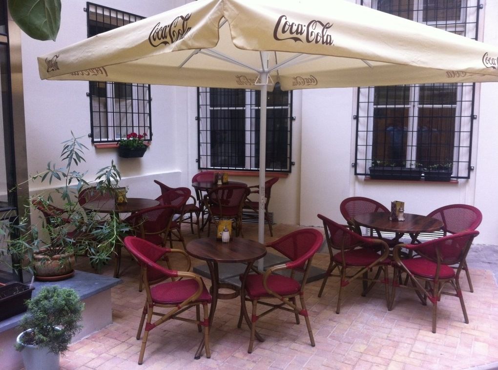 Globe Bookstore& Café