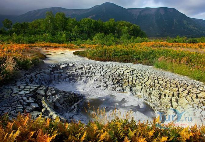 Кальдера Узон