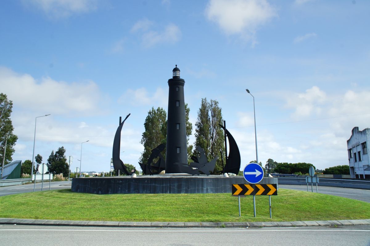 Статуя Фаина Майор (Estatua Faina Maior)