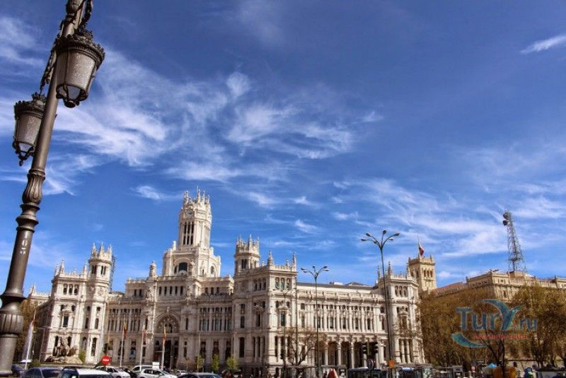 Площадь Сибелес (Плаза-де-Сибелес)