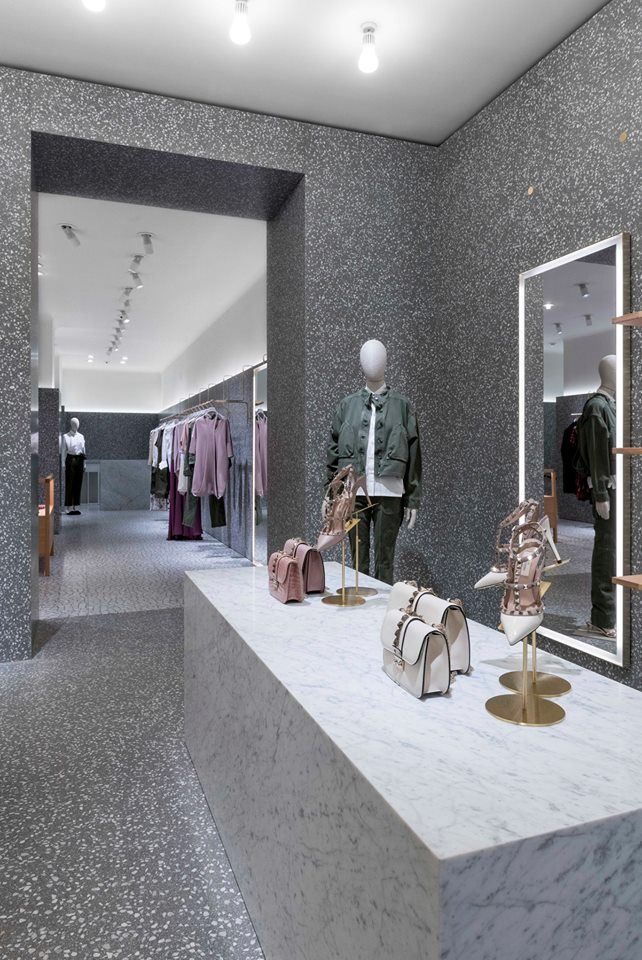 Брендовый магазин Valentino Prague