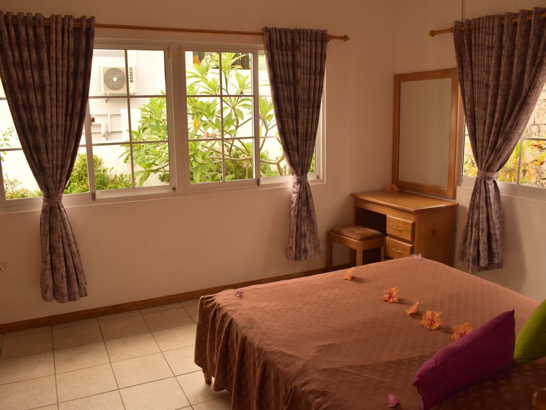 Row's Villa Self Catering Guest House