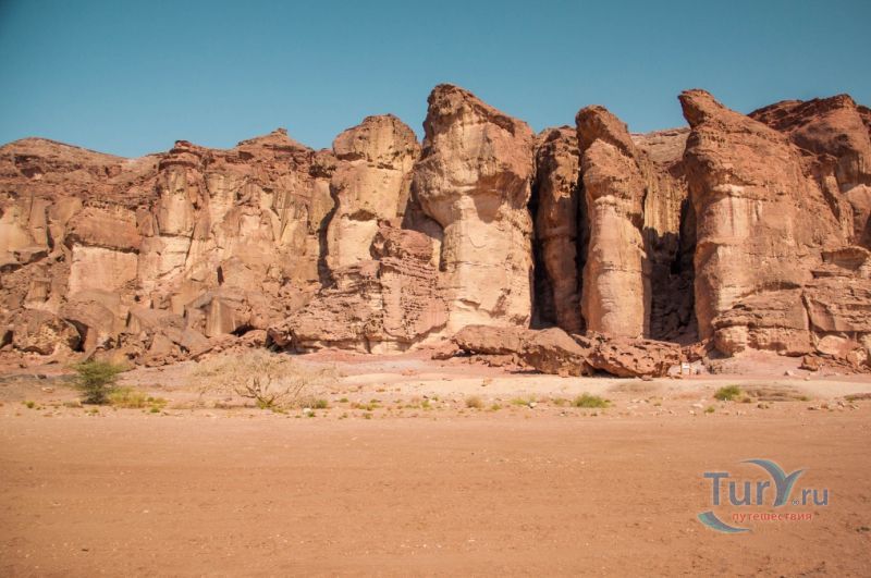 Высокие скалы в Эйлате