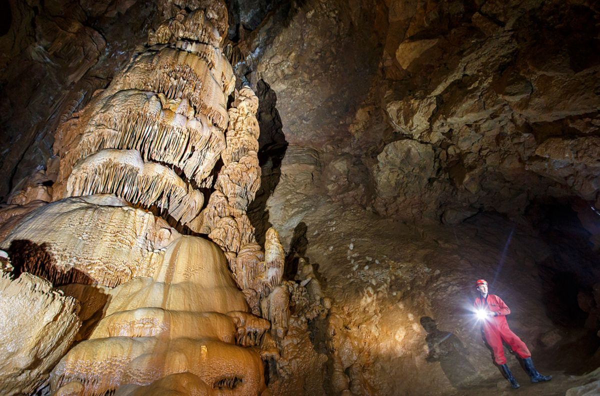 Красногорская пещера