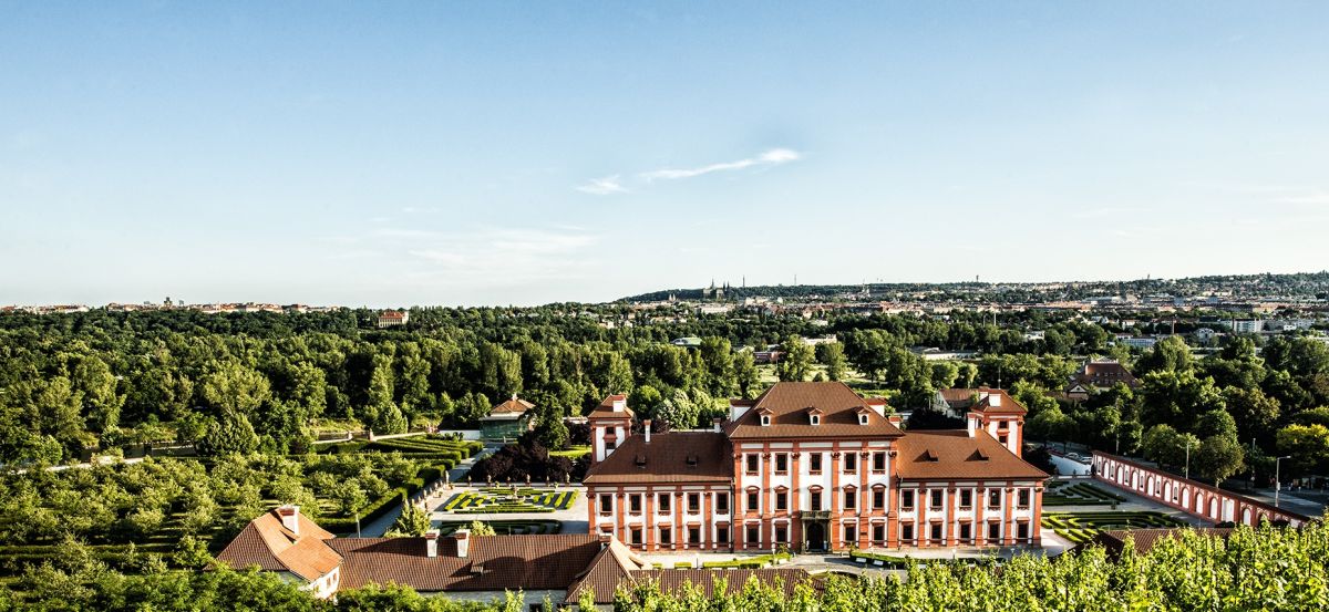 Тройский замковый сад