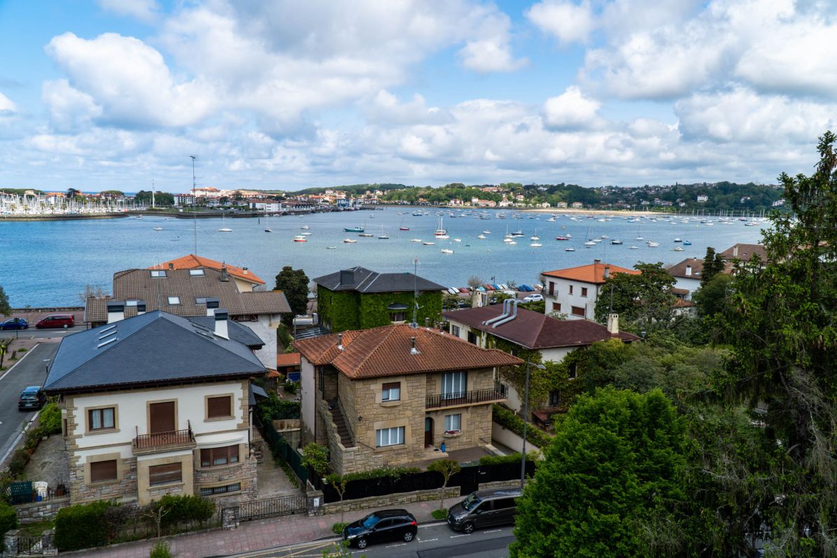 Хондарибия (Фуэнтерраби́я)