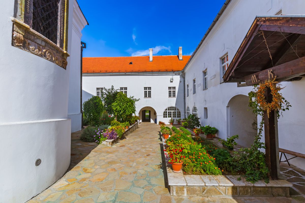 Монастырь Крушедол