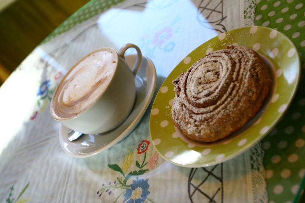 Магазин и кафе 