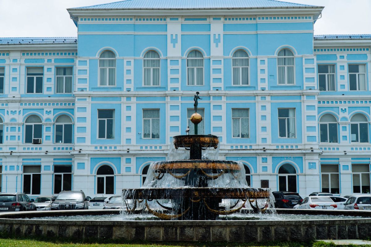 Университетский фонтан Батуми
