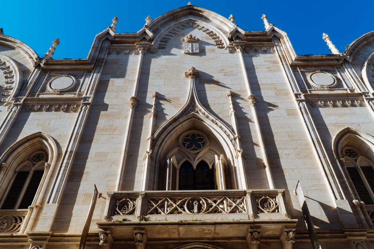 Университет Католика де Валенсия DLX