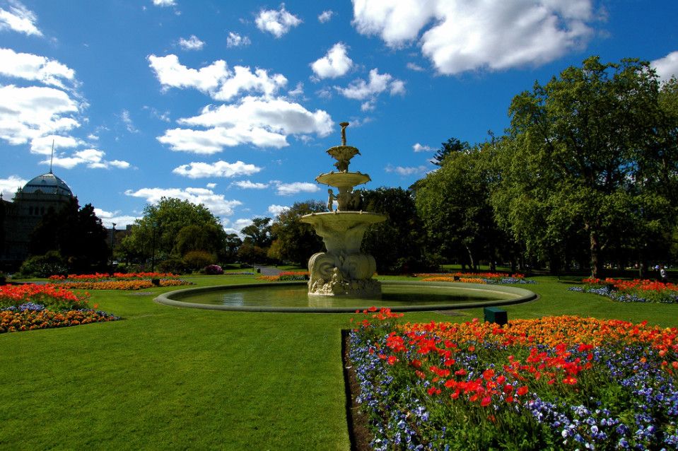 Королевский выставочный центр и Карлтонские сады