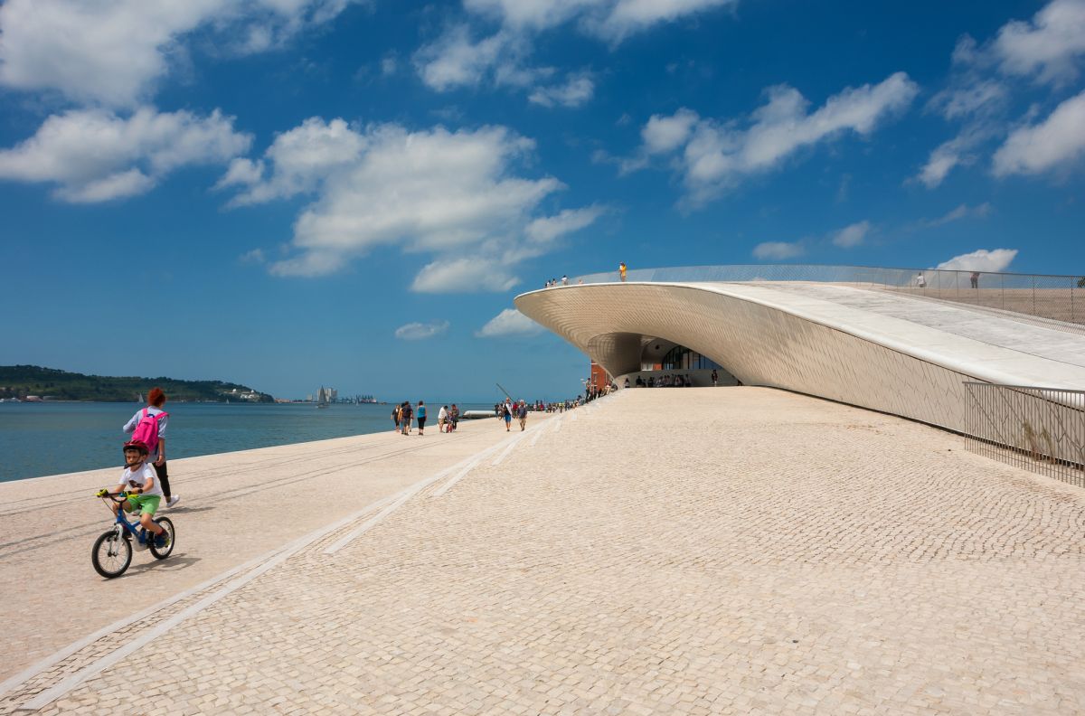 Музей искусства, архитектуры и технологии (MAAT)