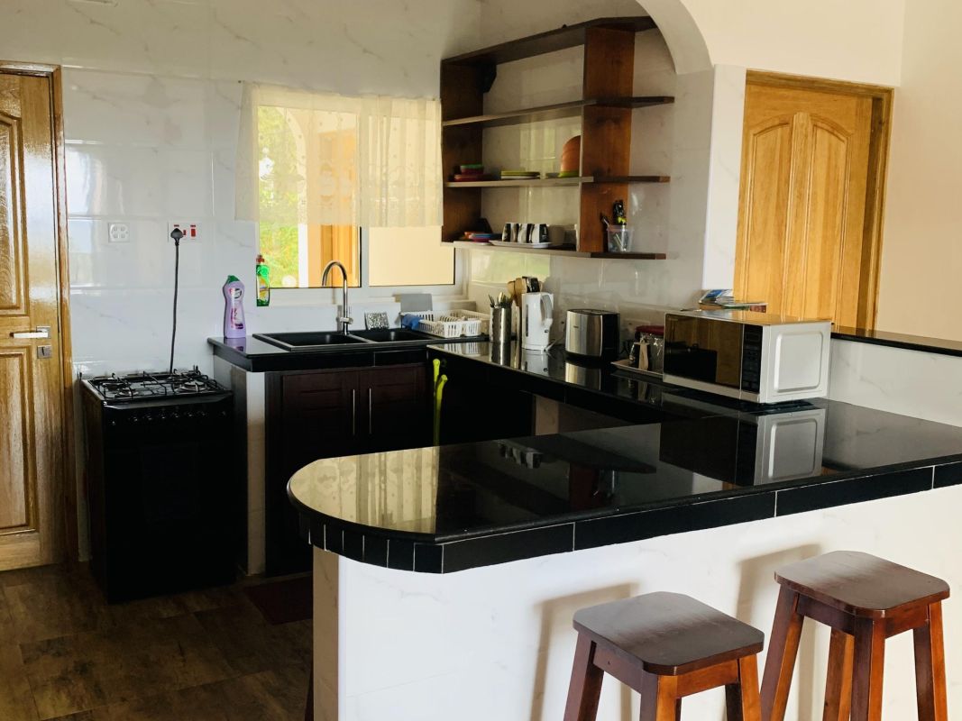 Oceanic View Apartments (Self-Catering)