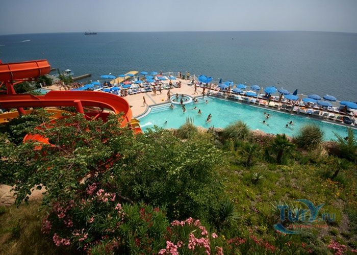 Аквапарк Миндальная роща в Алуште
