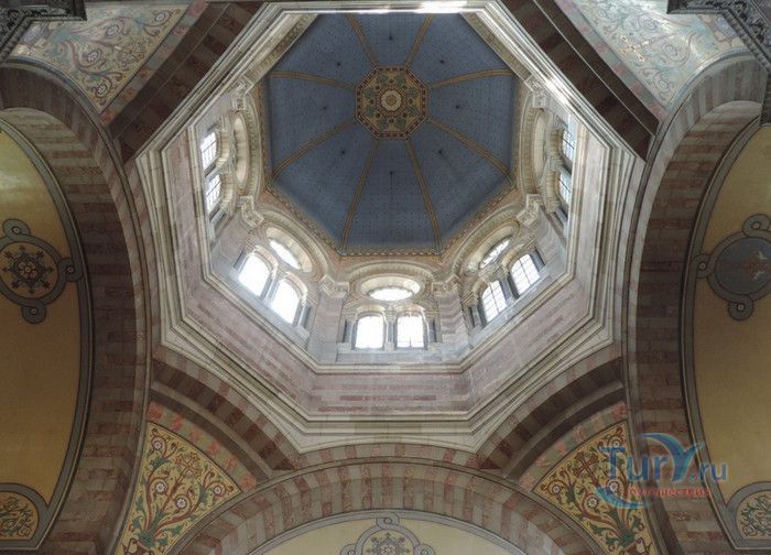 Собор Святой Марии Мажор в Марселе